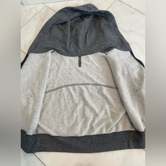 Calvin Klein, Small, women cropped gray hoodie with drawstrings zip up soft EUC - Picture 5 of 6